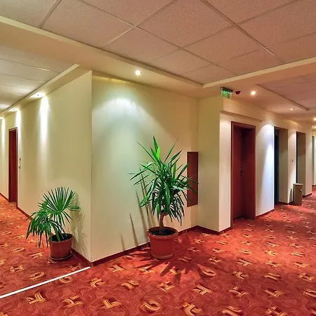 Kris At Paradise Park Golden Sands