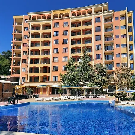 Kris At Paradise Park 4*