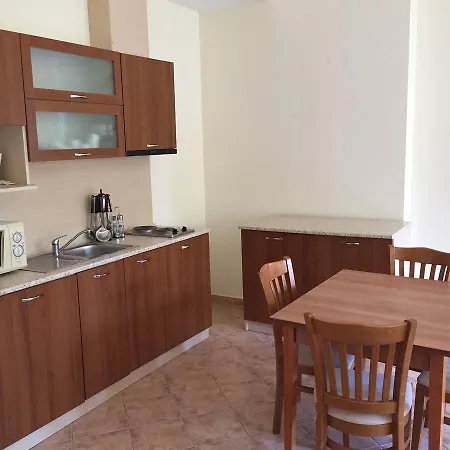 Kris At Paradise Park Aparthotel 4*